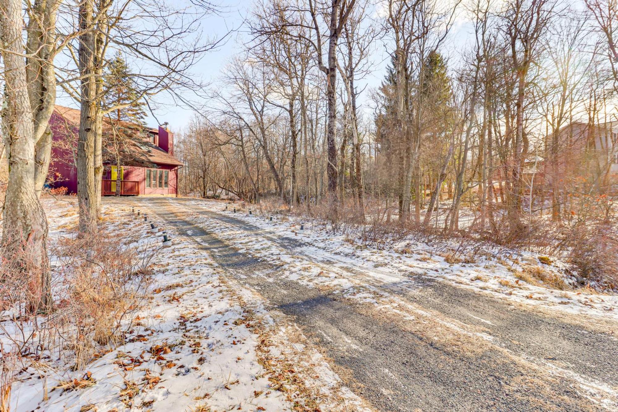 Poconos Home With Private Spa And Fire Pit Long Pond Exterior photo